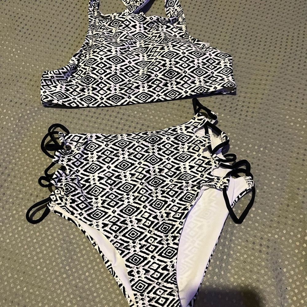 Tart Collection 2 Piece Bathing Suit Size Small
